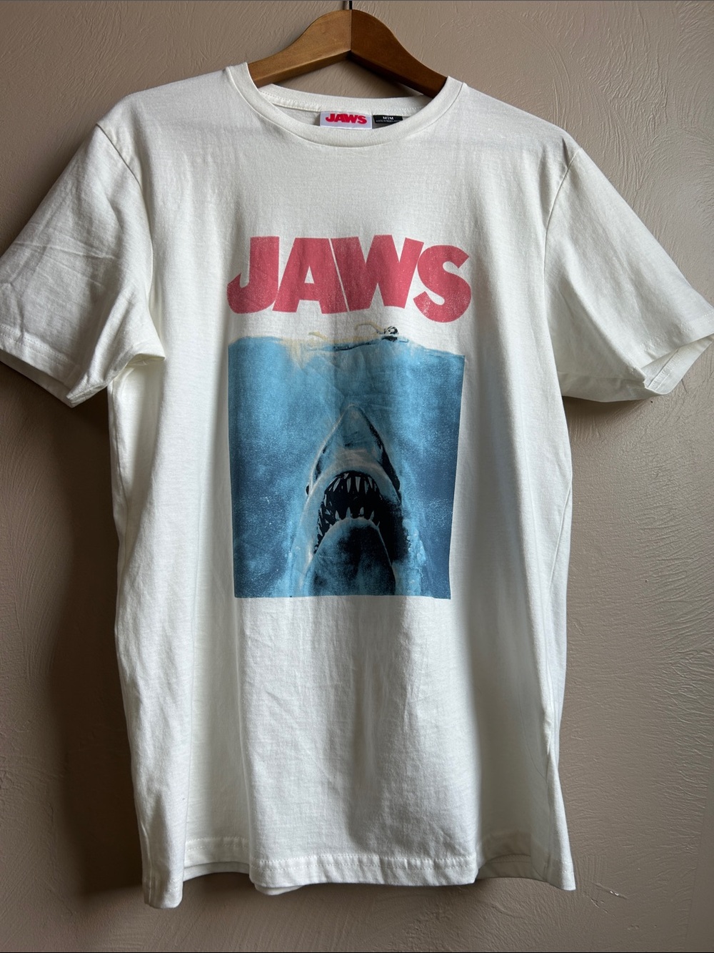 Men’s Iconic 80’s Jaws Movie T-Shirt. Size Medium. 100% Cotton.